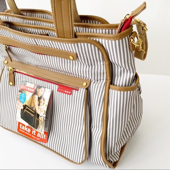 Skip Hop Grand Central Tote Diaper Bag - Picture 5 of 6